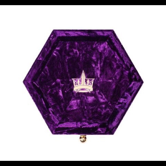 JEFFREE STAR BLOOD LUST PALETTE! ππ»ββοΈπ - Picture 2 of 8